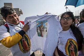 Rassismus – Die Jungfrau von Guadalupe genießt in Mexiko einen regelrechten Kultstatus. Bedruckte T-Shirts und allerhand Souvenirs gehören natürlich dazu.