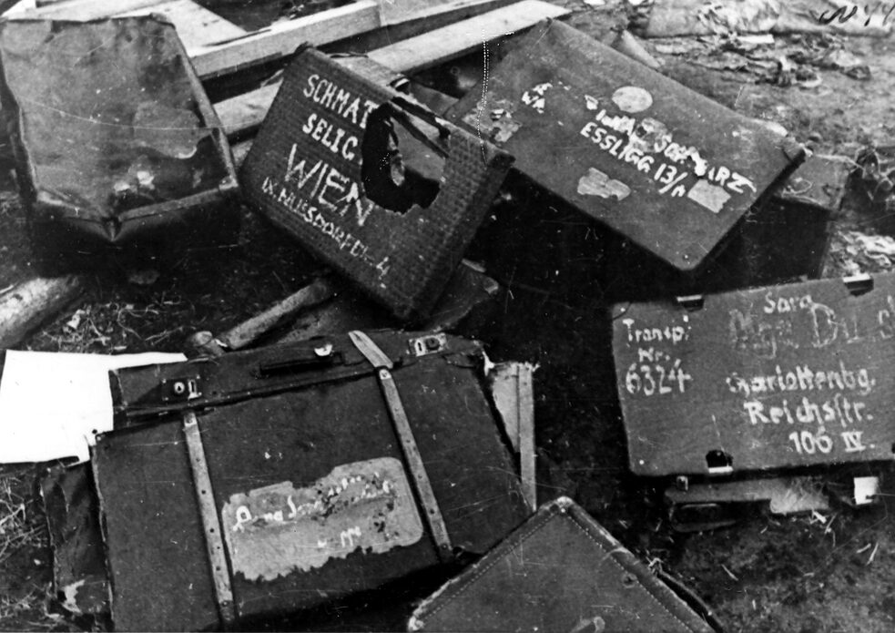 Eiropas ebrejiem konfiscētie koferi Mežaparka koncentrācijas nometnē