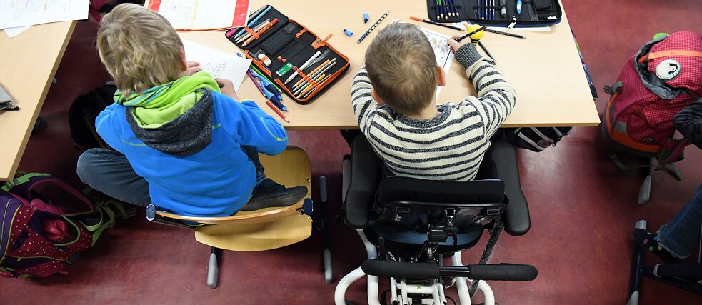 In Sachen Inklusion an Schulen bleibt es meist bei einzelnen Projekten: Als inklusive Schule ermöglicht die Rosa-Luxemburg-Grundschule in Potsdam gemeinsames Lernen von Kindern mit und ohne Behinderung. 