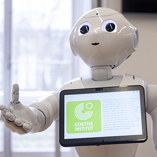 Roboter in der Bibliothek