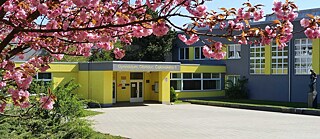 Gymnasium, Olomouc, Čajkovského 9