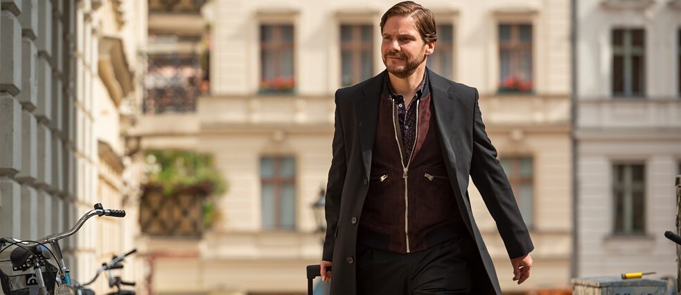 Daniel Brühl - Nebenan. Filmstill