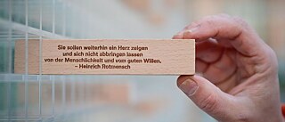 Zitatklötzchen der Wand