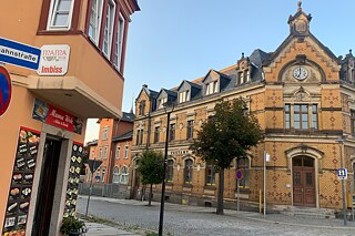 Kamenz (obersorbisch Kamjenc). Die Städte und Dörfer in der Lausitz haben zwei Namen, die oft auf aufgrund der Lautähnlichkeit gebildet wurden 