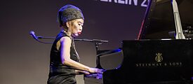 Aki Takase at the Jazzfest Berlin 2021 | Photo (detail): © Shutter & Melody