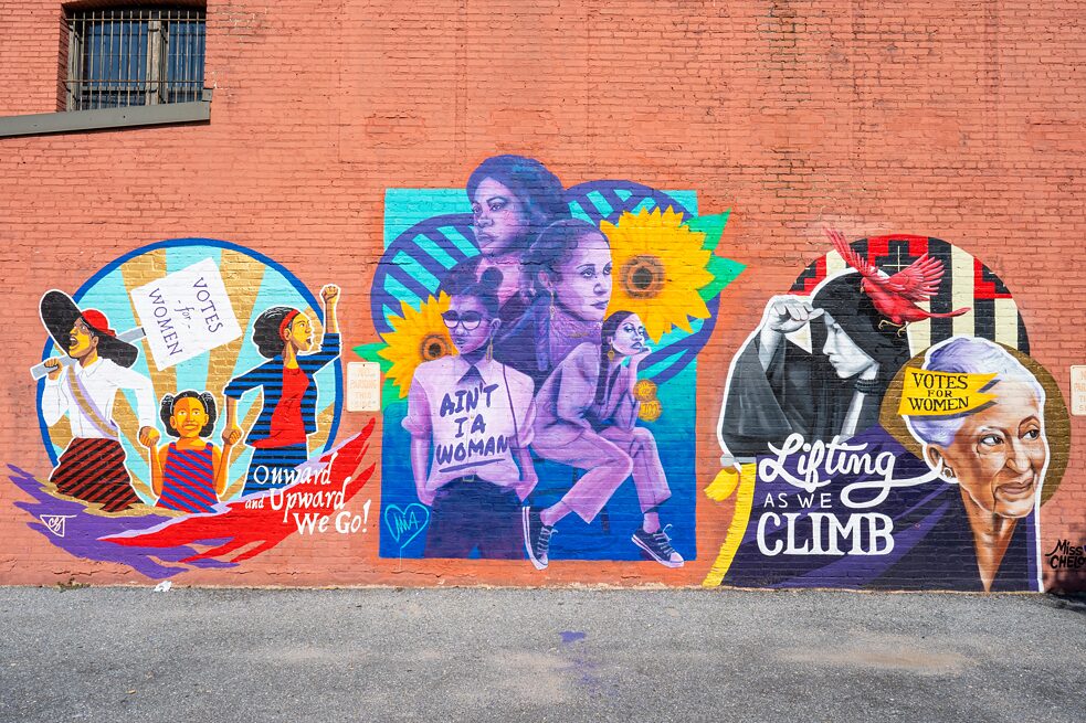 „Lifting as We climb“ von Cita Sadeli, aka Miss Chelove