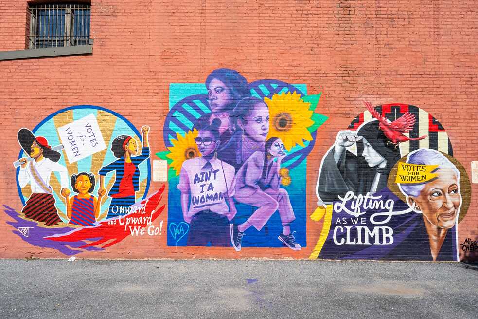 „Lifting as We climb“ von Cita Sadeli, aka Miss Chelove