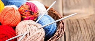 In the country people knit, in the city disposable clothes are sold at dumping prices? Not necessarily so, because there are some German labels that stand for sustainable chic produced under fair working conditions and from organic raw materials.