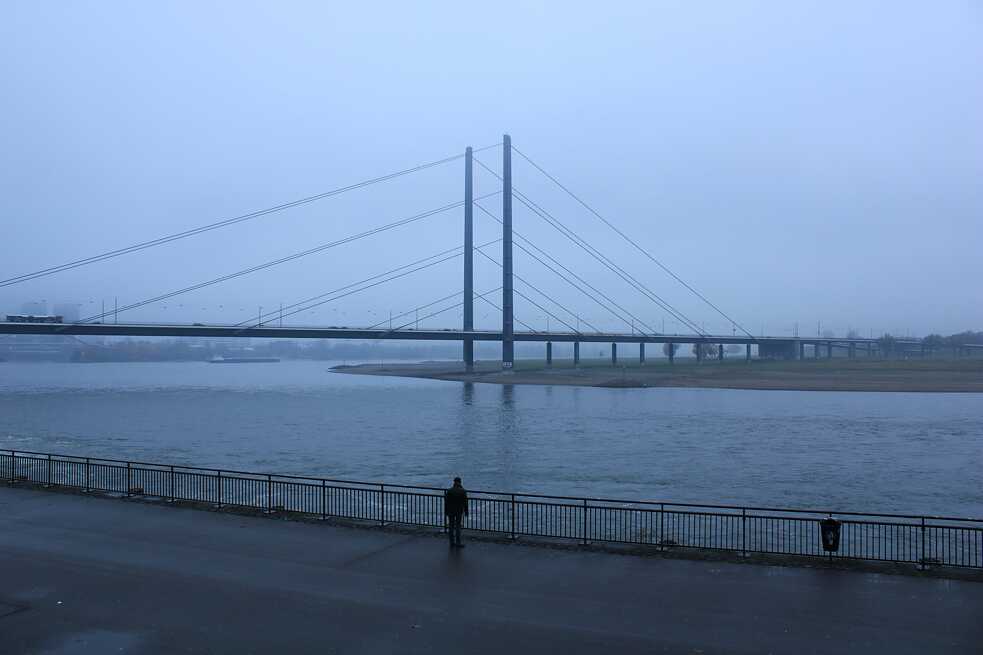 Die Rheinkniebrücke
