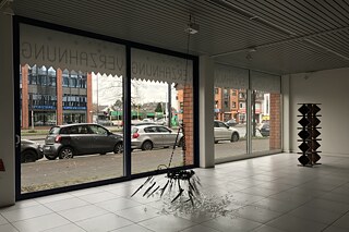Eine Installation im Rahmen der von der Gruppe Palermo–Düsseldorf organisierten Ausstellung
