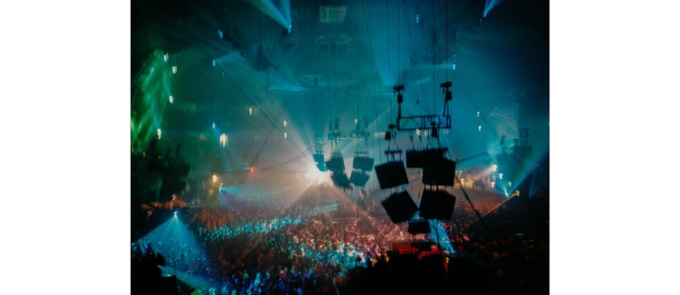 In the Ruhr region, they celebrated techno culture at a May dance with a difference: “Rave Olympia” was the slogan for Mayday 1994, at which 24,000 festival-goers partied in the Westfalenhallen in Dortmund. The Mayday events are still held on 30th April each year, with an assortment of high-profile techno DJs in their line-ups. 