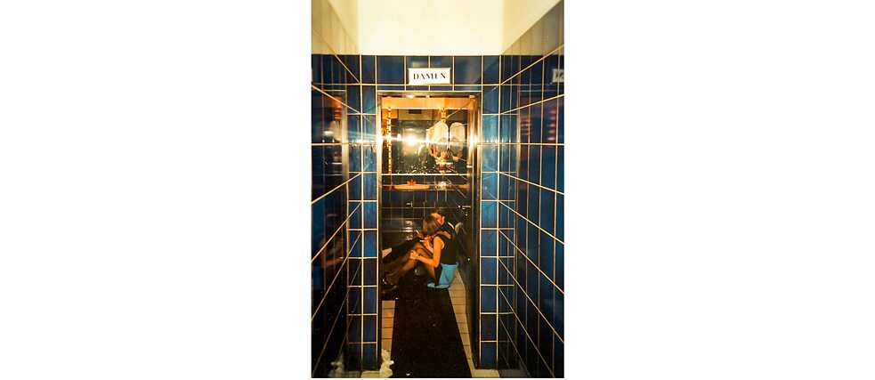 There were cult clubs in Frankfurt am Main too, for example Dorian Gray at the airport terminal. This place is regarded as the birthplace of the “Sound of Frankfurt”. Dancers typically took smoking breaks in the toilets in those days, something you don’t often see now. 