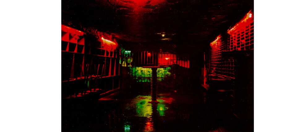 One of the places where it all started in the early 1990s was the Tresor club in Berlin. Tresor means treasury, and originally it was actually intended to be a strongroom for the Wertheim department store. After opening in 1991 it quickly gained fame beyond national frontiers and eventually became one of the most iconic techno temples ever. The club also had its own record label in the form of “Tresor Records”, which would go on to be a particular influence on the scene in Germany and Europe. 