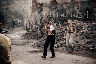 Max McLaughlin (Taylor Kitsch) fights alongside his Berlin police colleague Elsie Garten (Nina Hoss) for law and order on the streets of Berlin.