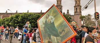 Procissão de Santo Hipólito na Cidade do México, em 28 de outubro de 2021.