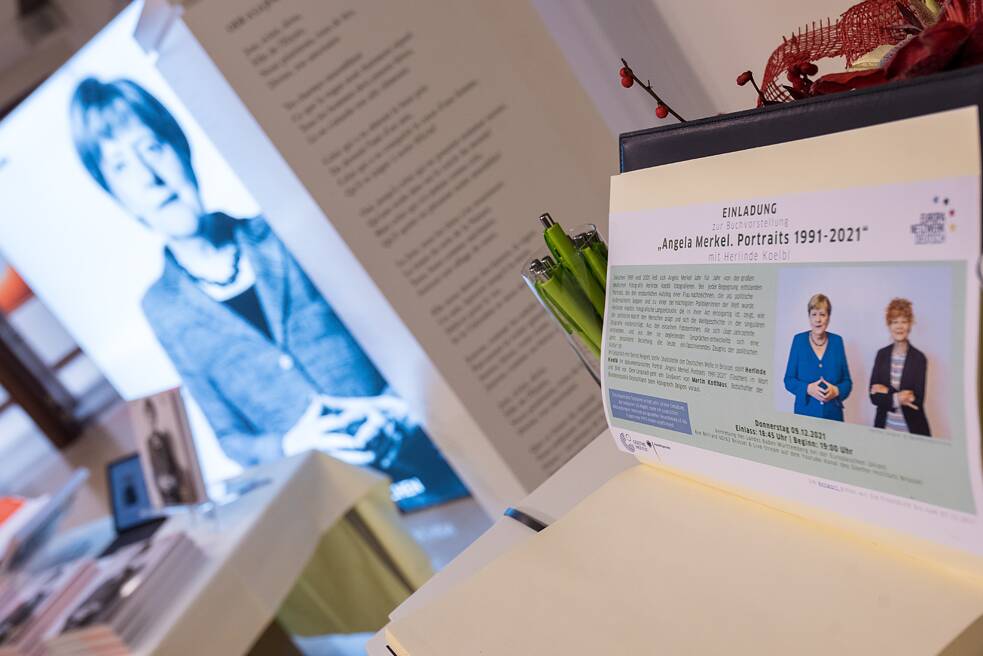 Foto Einladung - Angela Merkel. Portaits 1991-2021 mit Herlinde Koelbl
