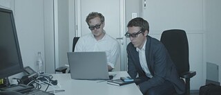 Hinter den Schlagzeilen