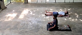 IM TOD Proben @ Attappadi_2 &copy; © 2022 Im Tod. Theaterhaus Jena/Theatre RAW/Goethe-Institut IM TOD Proben @ Attappadi_2