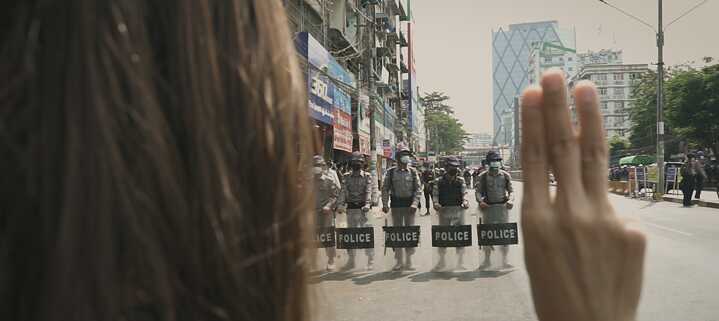 Of course things get political at the Berlinale as well, such as here in “Myanmar Diaries” by the Myanmar Film Collective. 