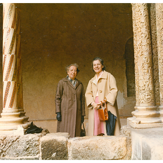 Hannah Arendt und Mary McCarthy in Sizilien. 1971.