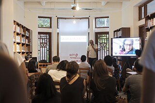 Ahilan Ratnamohan, a performance-maker from the Sri Lankan diaspora, has been learning Tamil for the first time in his life over skype conversations with his mother, communicating in their natal tongue for the first time. The resulting performance is an intimate exploration of his diasporic identity and second generation amnesia.  Photography: Shehan Obeysekara