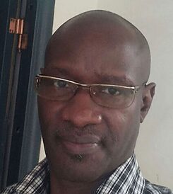 Foto des Künstlers James Kamawira