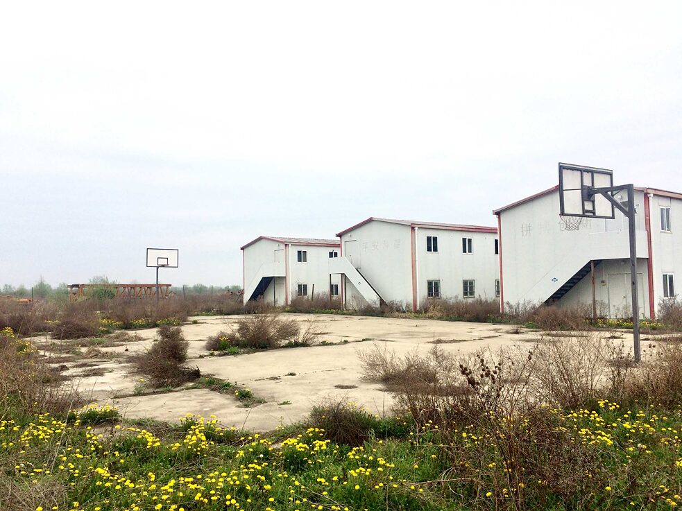 Verlassene Arbeiterunterkünfte in der Nähe der Pupin-Brücke