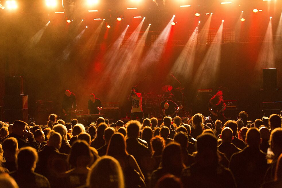 Die finnische Melodic-Death/Doom-Metal-Band Swallow the Sun auf dem 25. Wave-Gotik-Treffen 2016 in Leipzig/Deutschland.