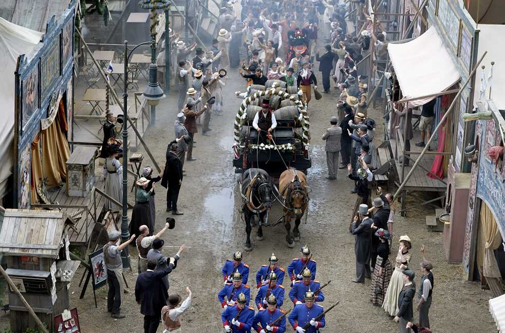 Standfoto aus der Serie "Oktoberfest 1900" 