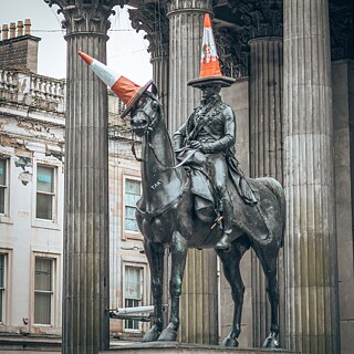 Glasgow's sense of humor: Equestrian statue of the Duke of Wellington