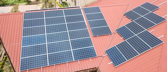 Solarprojekt: Sonnenkollektoren (Nahaufnahme)