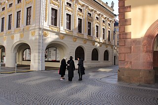 Drei Frauen an der Kreuzung Salzgäßchen und Naschmarkt