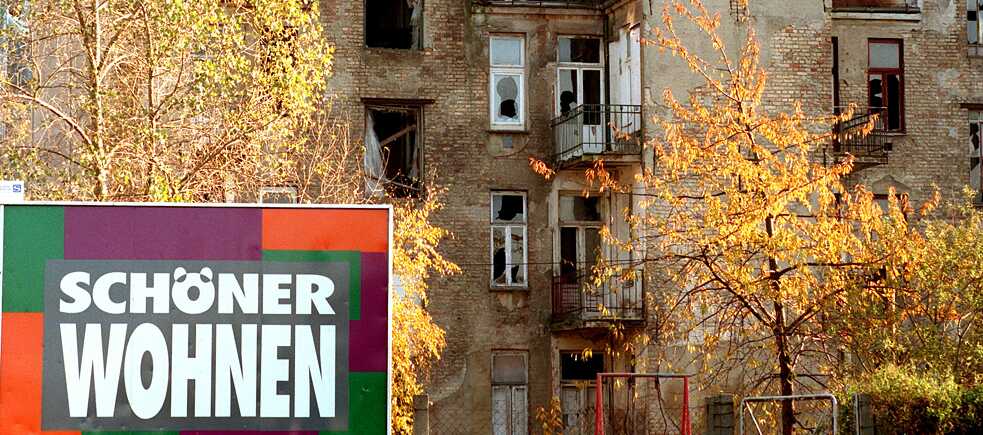 A picture from back in the day when squatters occupied the run-down streets of houses in the Kröpeliner Gate Suburb. Today the newly renovated area is a hip place to be. 