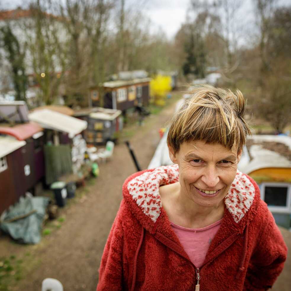 Portrait of Franzi, a resident at Wagenburg Lohmühle in Berlin