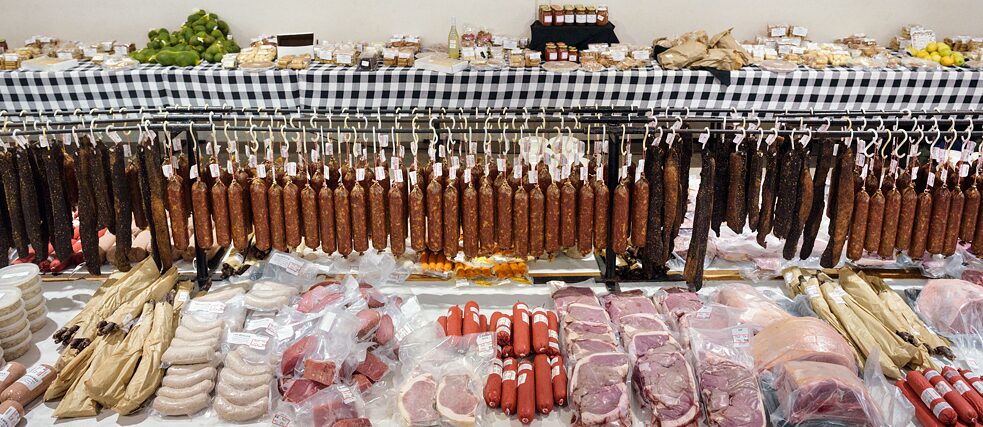 Fleisch- und Wurstverkauf als Highlight auf dem Schulfest in New Hanover in Südafrika