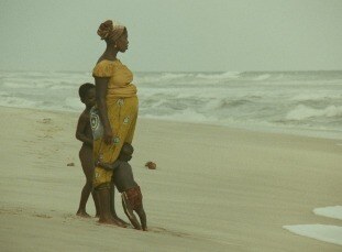 松本俊夫『母たち』 &copy; 　 松本俊夫：『母たち』