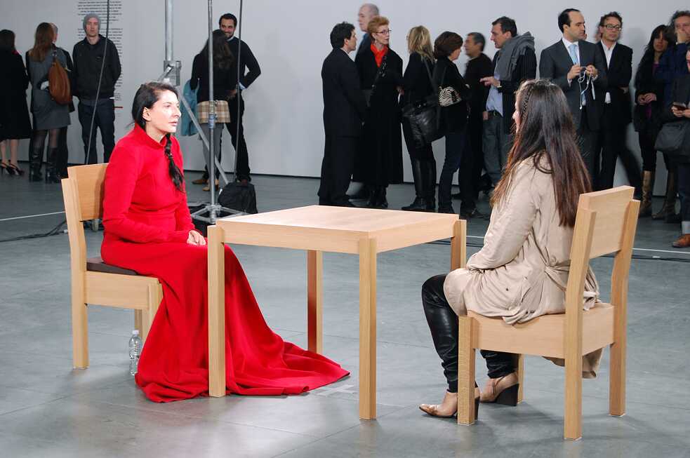 Marina Abramović, „The Artist is Present“, 2010, Museum of Modern Art, New York, 9 March – 31 May 2010.