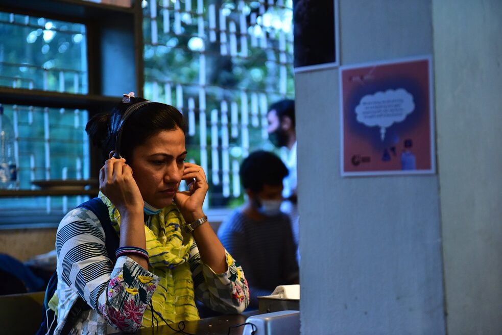 Shikkha Samosa, ein Audiobuchprojekt von Book Bakery, Jukta Saha und Mustakim Billah Tanzim, sowie Studierenden der Universität Chittagong