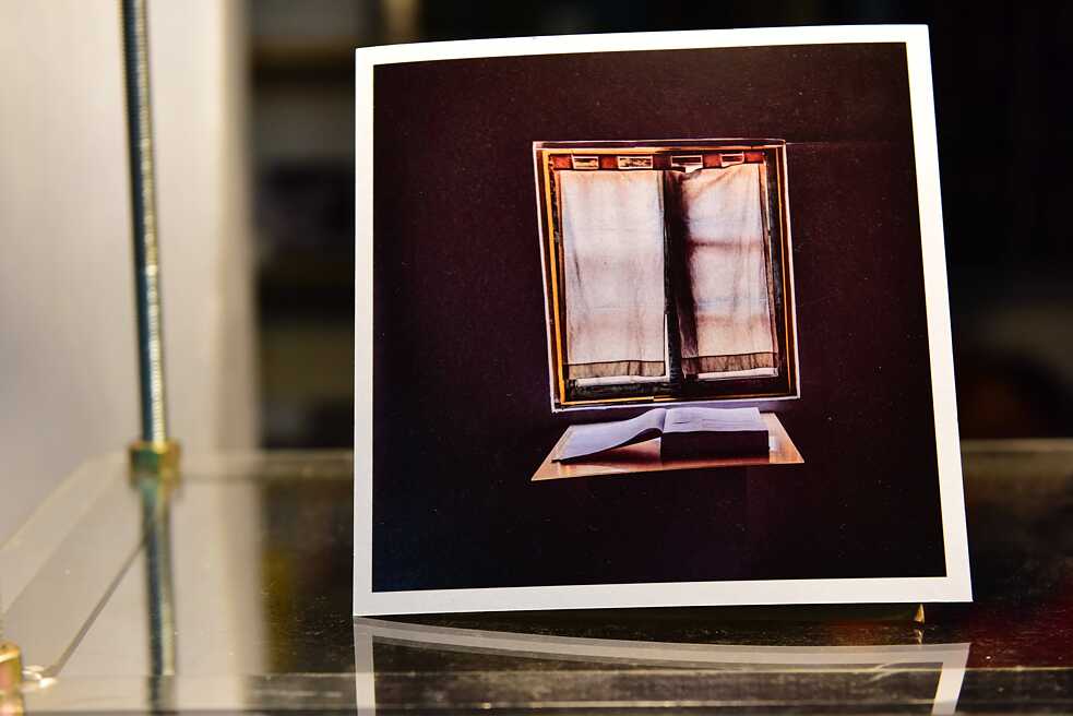 ‘A book and a low signal TV’, a book project by Zihan Karim, visual artist and pedagoge