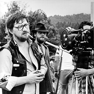 Rainer Werner Fassbinder, links, aufgenommen am 21. Oktober 1980 bei Dreharbeiten in München