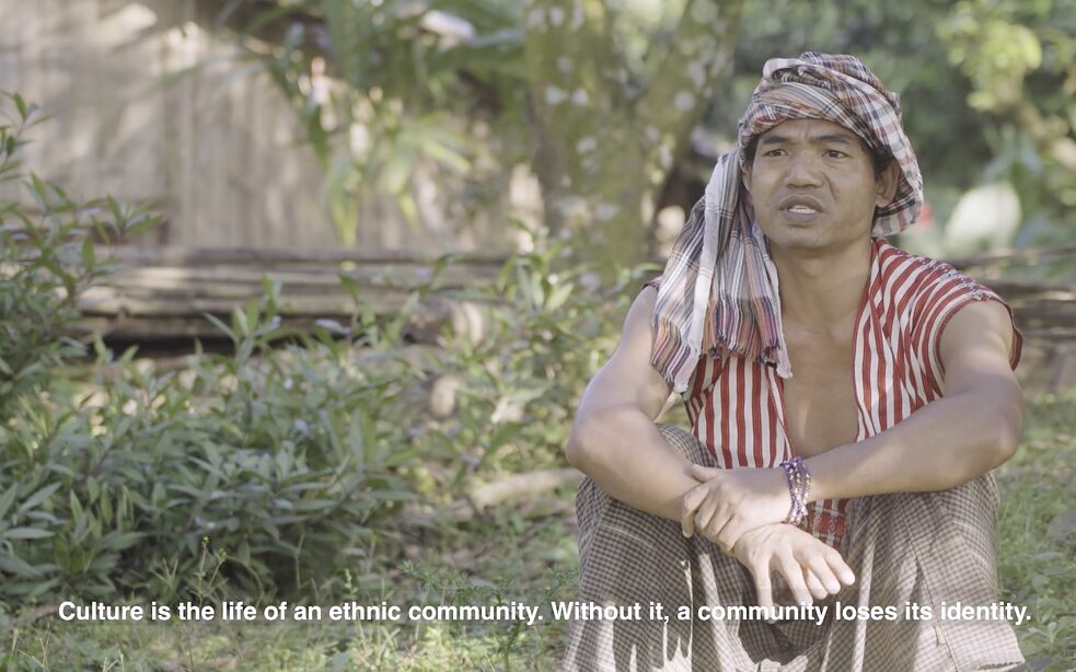 „Kultur ist die Essenz einer ethnischen Gemeinschaft. Ohne sie verliert die Gemeinschaft ihre Identität.” Younguang Mro, Forscher und Schriftsteller, über die Kultur der Mro I Videostandbild 