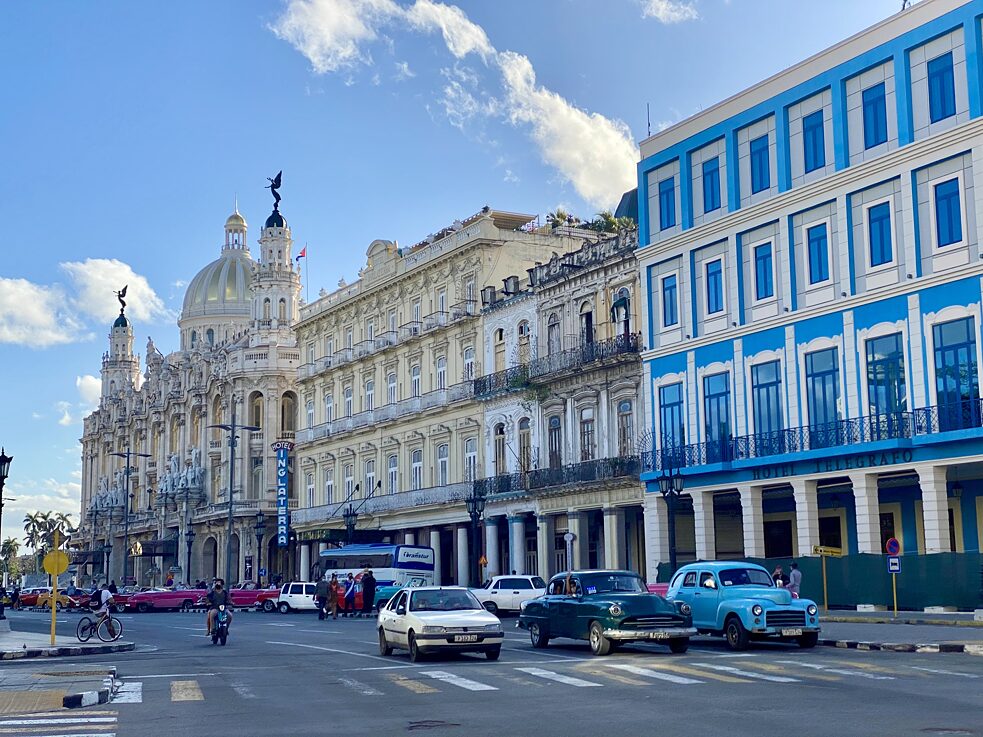 Schauplatz der größten Demonstrationen seit der Revolution 1959 waren auch die bei Touristen beliebten Viertel der kubanischen Hauptstadt. Auf dem Bild: Die vier teuersten Hotels in Havanna, im Hintergrund das Capitolio Nacional.
