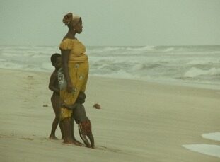 松本俊夫『母たち』