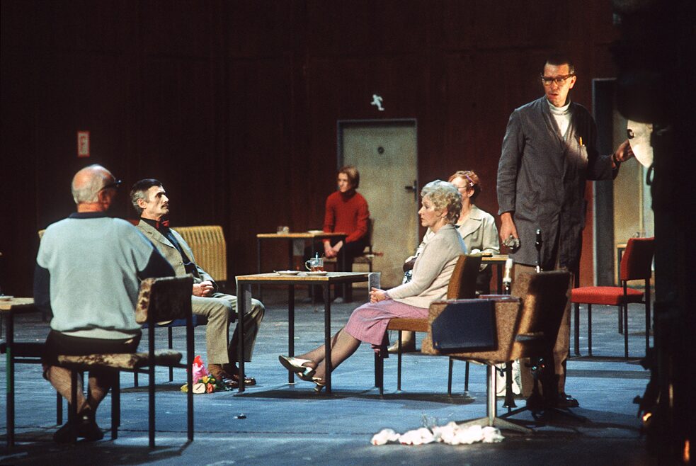 People on stage at the premiere of Christoph Marthaler’s “Murx the European” on January 16, 1993