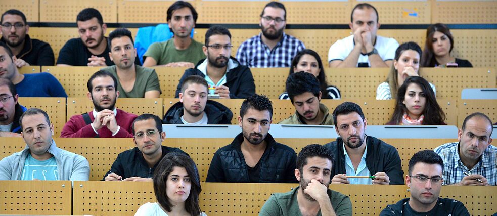 150 Flüchtlinge aus verschiedenen Ländern beginnen 2016 ein Studium in Bremen. Im Herbst 2018 wird auch Ahmad Al Zoubi dazu gehören.
