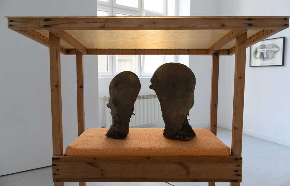 Ausstellung "Intro to sensitivity training"