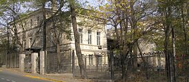 Das Haus des General-Gouverneurs Unterberger von der Svetlanskaia Strasse