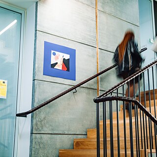Schülerin auf dem Weg zu einem Deutschkurs am Goethe-Institut Irland