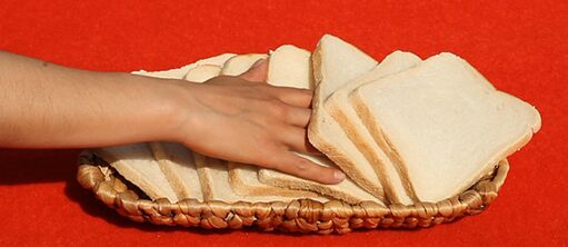 Jello © Adonia Bouchehri