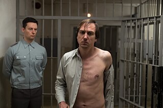 Filmstill aus „Nahschuss“ von Franziska Stünkel, 2021